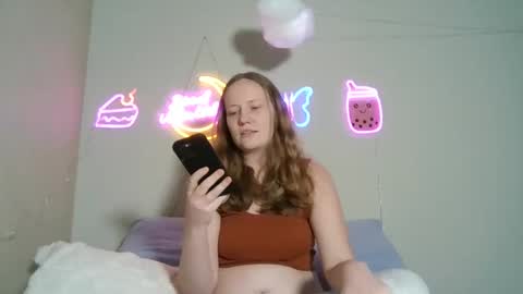 Snapshot of skywinters chatting on 12.30.24 Sky Winters online show from 12.30.24