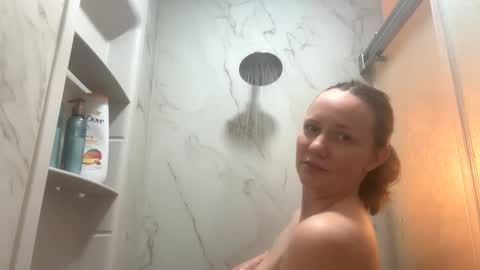Snapshot of skywinters chatting on 02.07.25 Sky Winters online show from 02.07.25