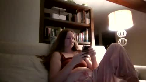 Snapshot of skywinters chatting on 10.08.25 Sky Winters online show from 10.08.25