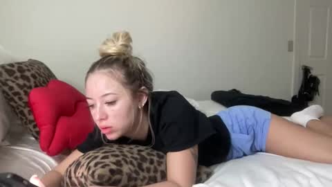 Skylar online show from 10.21.25