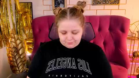 Snapshot of sladadeew chatting on 02.19.26 Slada Deew online show from 02.19.26