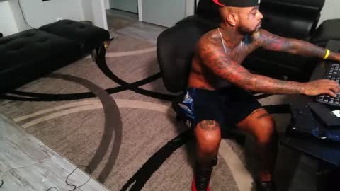 Snapshot of slangondemhoes chatting on 10.15.25 nasty twitter KASHCARTERATL online show from 10.15.25