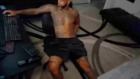 Snapshot of slangondemhoes chatting on 10.17.25 nasty twitter KASHCARTERATL online show from 10.17.25