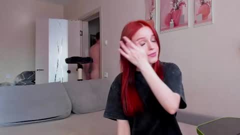 Snapshot of sledadora chatting on 06.10.26 Sophie and David online show from 06.10.26