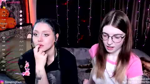 Snapshot of sleepingduo chatting on 10.24.25 Hi We are Iva and Angela Nice to meet u 3 online show from 10.24.25