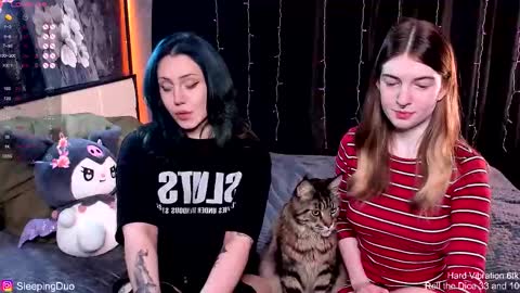 Snapshot of sleepingduo chatting on 11.10.25 Hi We are Iva and Angela Nice to meet u 3 online show from 11.10.25