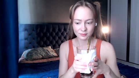 Slemgem Amy  friends online show from 10.24.25