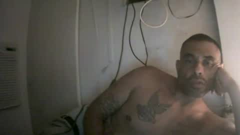 Snapshot of slickstre chatting on 06.16.26 slickstre online show from 06.16.26