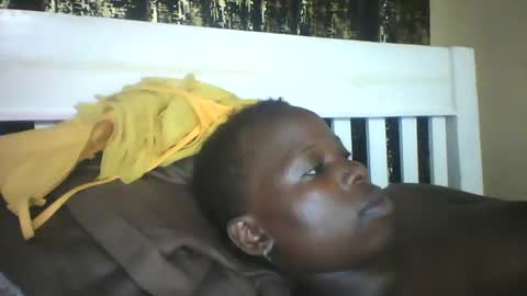 slim_petite_ebony online show from 12.17.24