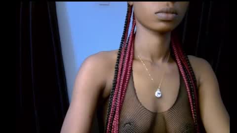 Snapshot of slim_petitqueen chatting on 11.16.25 Alice online show from 11.16.25