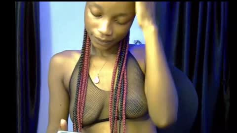 Snapshot of slim_petitqueen chatting on 11.16.25 Alice online show from 11.16.25