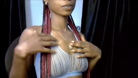 Snapshot of slim_petitqueen chatting on 11.20.25 Alice online show from 11.20.25