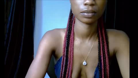 Snapshot of slim_petitqueen chatting on 11.22.25 Alice online show from 11.22.25