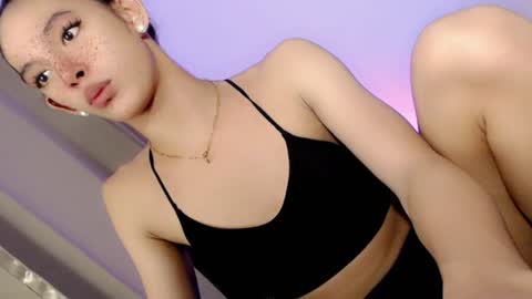 Snapshot of slimgirl_patricia chatting on 07.11.26 Pat online show from 07.11.26