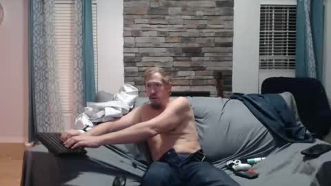 Snapshot of slimjp chatting on 10.22.25 slimjp online show from 10.22.25