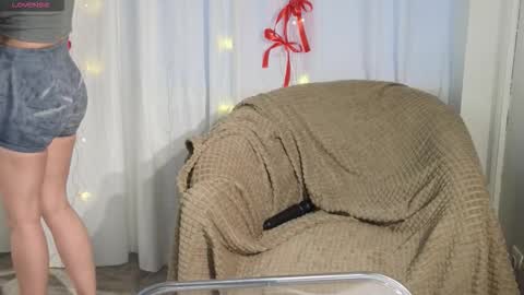 Emilia online show from 12.19.25