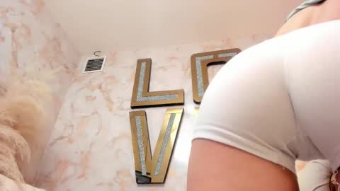 Snapshot of slut_milf4u chatting on 02.25.26 Paola online show from 02.25.26