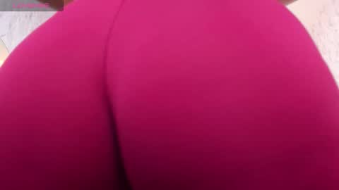 Snapshot of slut_milf4u chatting on 03.11.26 Paola online show from 03.11.26
