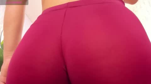 Snapshot of slut_milf4u chatting on 03.21.26 Paola online show from 03.21.26