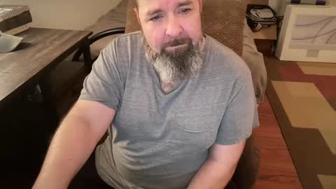 Snapshot of slut_slave_cfnm chatting on 12.28.24 slut online show from 12.28.24