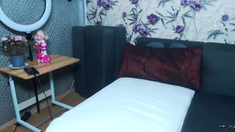 slutihmami online show from 04.10.26