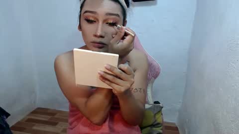 Snapshot of slutty_classyxx chatting on 09.23.25 Lovie online show from 09.23.25