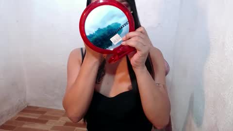 Snapshot of slutty_classyxx chatting on 02.25.26 Lovie online show from 02.25.26