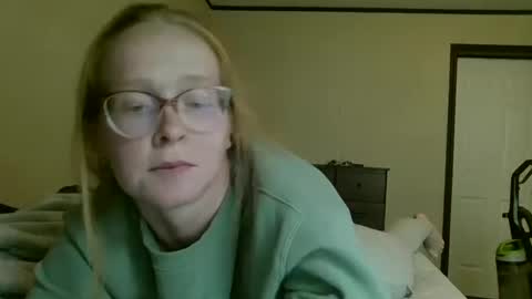 Snapshot of slutty_redhead3 chatting on 09.23.25 Slutty redhead3 online show from 09.23.25