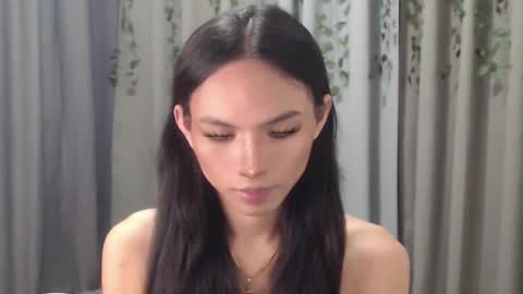 Snapshot of sluttychie chatting on 12.10.24 CHIE CHIE online show from 12.10.24