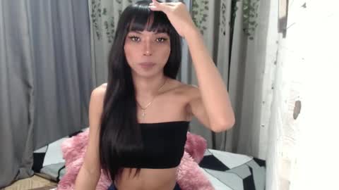 Snapshot of sluttychie chatting on 01.07.25 CHIE CHIE online show from 01.07.25