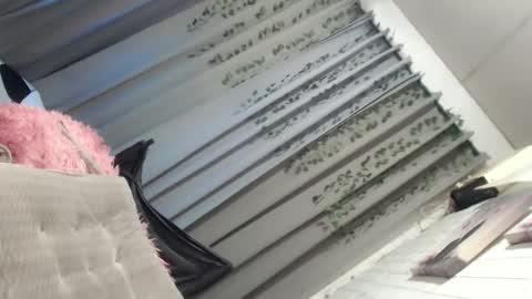 Snapshot of sluttychie chatting on 01.25.25 CHIE CHIE online show from 01.25.25