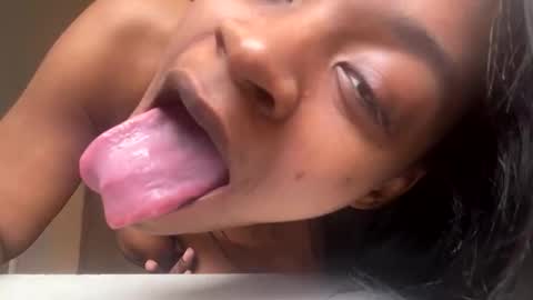 sluttyduchess1 online show from 03.15.26