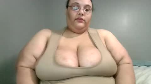 Snapshot of sluttyjess31 chatting on 06.23.26 Jessica online show from 06.23.26