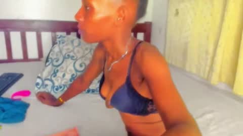 Snapshot of sluttysam_ chatting on 11.04.25 Sexyslutt online show from 11.04.25