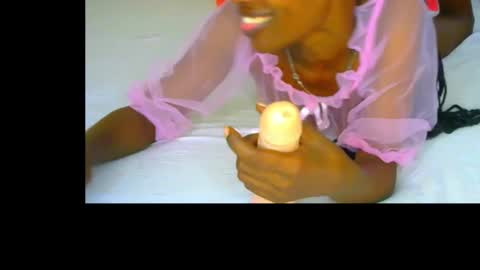 Snapshot of sluttysam_ chatting on 11.17.25 Sexyslutt online show from 11.17.25