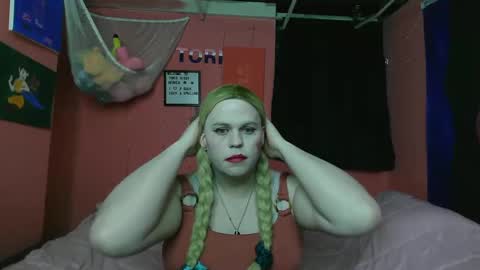 Tori Smith online show from 02.15.25