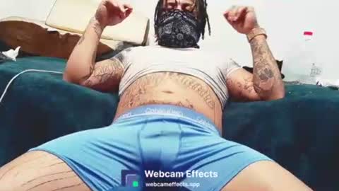 Snapshot of slutyboykraxy chatting on 03.01.26 sluyboy online show from 03.01.26