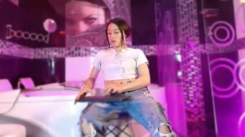 Small Hot19 online show from 03.27.26