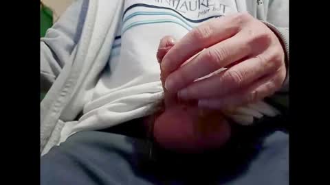 Snapshot of smallhairyuncut chatting on 01.17.25 Small Hairy Uncut online show from 01.17.25