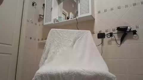 smallone8825 online show from 12.21.25