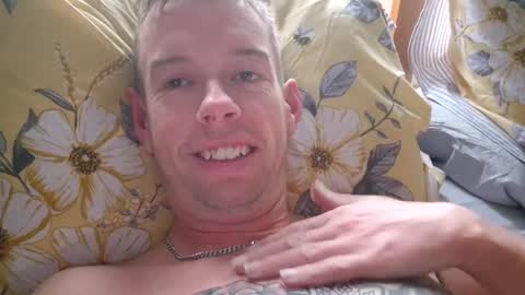 Snapshot of smallville456 chatting on 10.11.25 smallville456 online show from 10.11.25