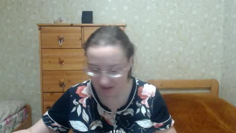 Snapshot of smart_rose chatting on 11.06.25 smart_rose online show from 11.06.25