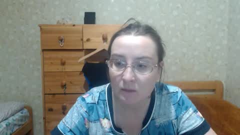 Snapshot of smart_rose chatting on 11.25.25 smart_rose online show from 11.25.25