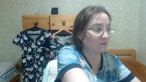 Snapshot of smart_rose chatting on 11.26.25 smart_rose online show from 11.26.25