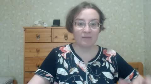Snapshot of smart_rose chatting on 04.22.26 smart_rose online show from 04.22.26