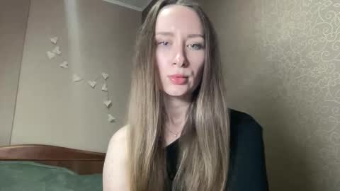 smilequeen_ online show from 10.03.25