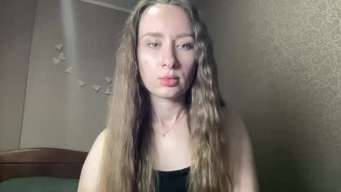smilequeen_ online show from 10.04.25