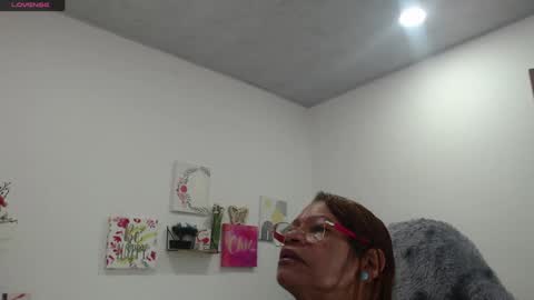 Smileth online show from 09.25.25