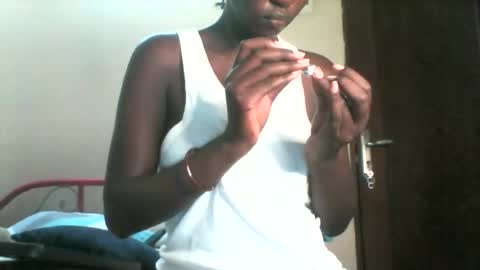 Snapshot of smileykesh chatting on 11.17.25 smileykesh online show from 11.17.25