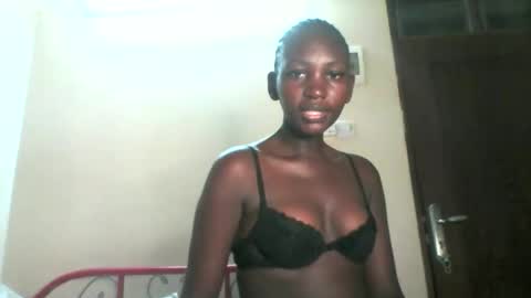 Snapshot of smileykesh chatting on 11.18.25 smileykesh online show from 11.18.25